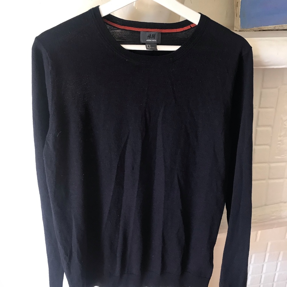 H&M merino wool. Blue navy sweater.